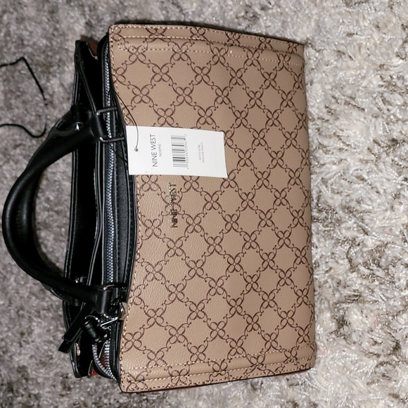 Nine West Handbags - Nine West Hand Bag